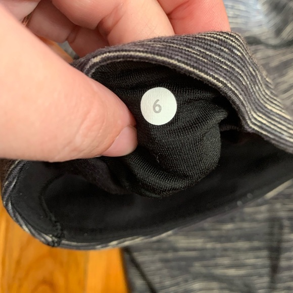 Lululemon Wunder Under Crop Leggings in gray size 6 - Picture 6 of 8